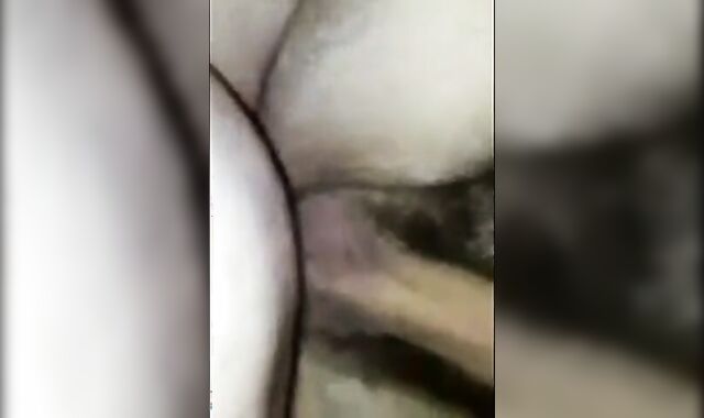 Bareback-Anal mit meinem Freund und er spritzt ab