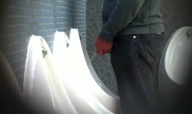 Gay Amateur: Spy Toilet 01