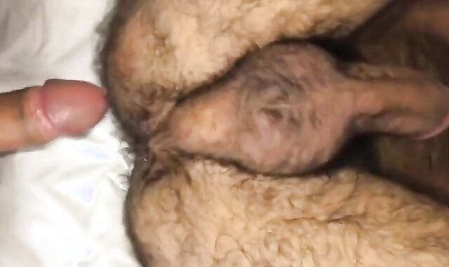 Bareback Webcam Amateur Takes on Hairy Hunk's Virgin Ass