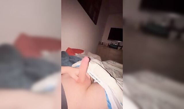 Gay Solo: Shaven Chubby Uncut Jerk & Cum