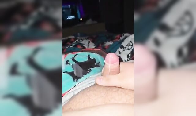 Gay Solo: Chubby Uncut Hyperspermia