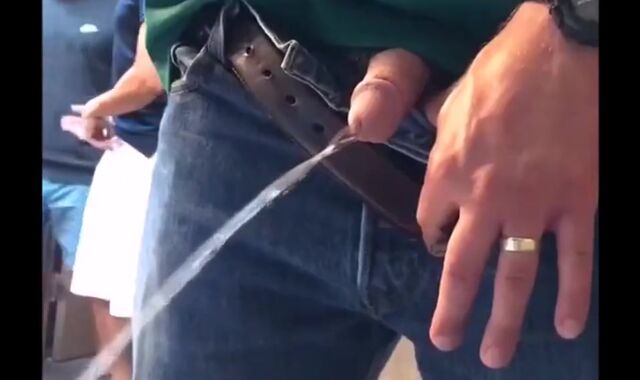 Gay Amateur: Urinal Contd