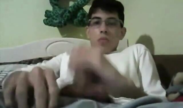 Big-Cock Twink Amateur Masturbating on Webcam