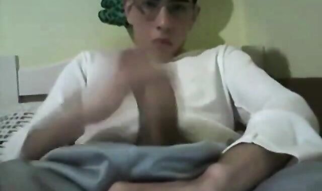 Big-Cock Twink Amateur Masturbating on Webcam