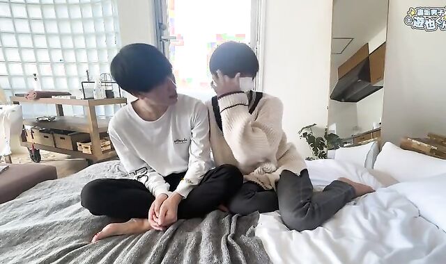 【裏垢男子遊也くん】大きなアソコを擦り付けられ興奮してしまうノンケ 素人/日本人