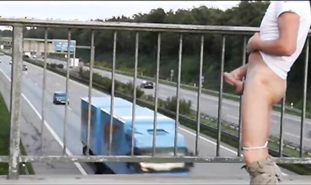 Outdoor Handjob for a Big-Cocked Hunk 2