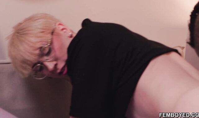 BLONDE vs BLACK! Femboy Io takes HUGE BBC!