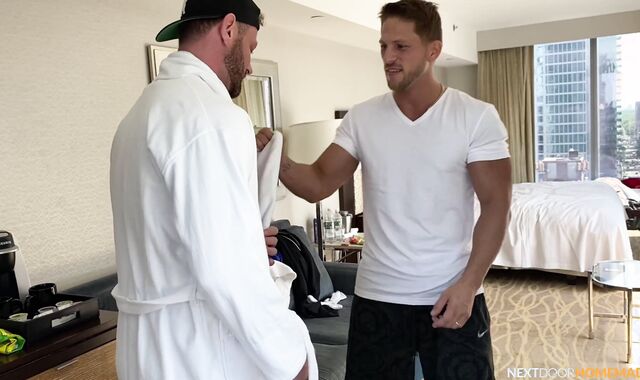 Next Door Homemade: Smooching Kahunas Come Calling