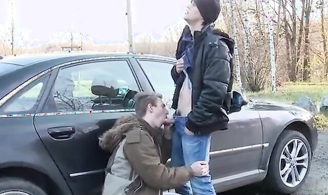 Outdoor deep gullet & nude wazoo penetration