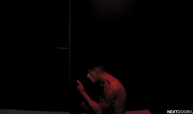 Next Door Moist: Elliot's Deep throating Discovery