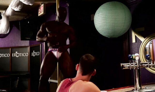 Next Door Studios: Jay Eats and Deep-throats Brandon's Bootie