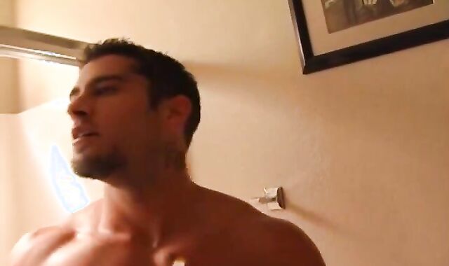 Cody Cummings: Cody's Bathroom Solo