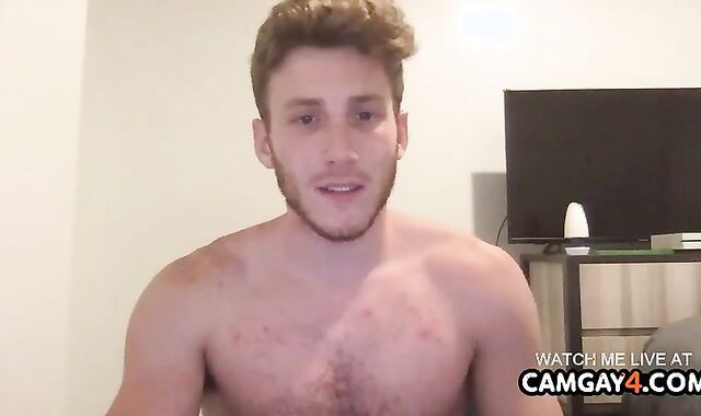 Bearded twink Fapping In Live