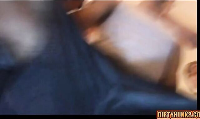 Muscle non-pro butt hole job With cum shot