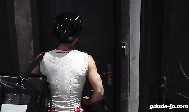Delivery twink trio-some