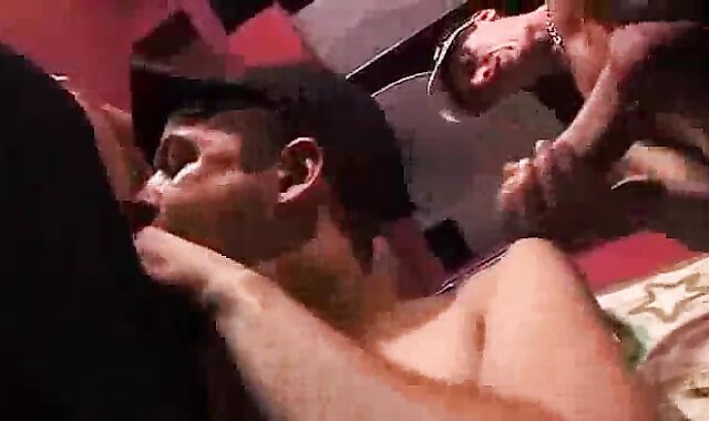 twunk And 2 masculines