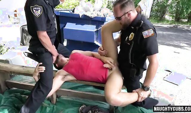Tat queer threeway And Facial cumshot spunk