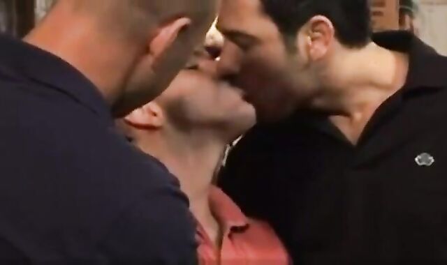 gay masculines At The Pub