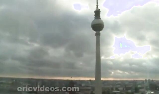 Berlin Hotelroom Plowers 2