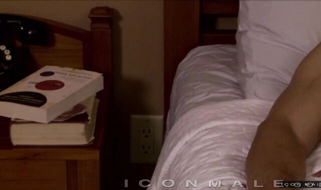 IconMale.com - DILF Ian Levine assjob