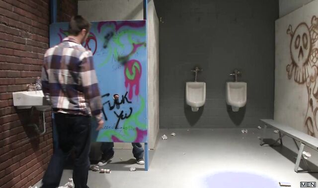 Radar - Trevor Knight and Rocco Reed buttfuck Plumb