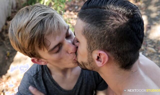 NextDoorTwink - Arad hard-on fellating