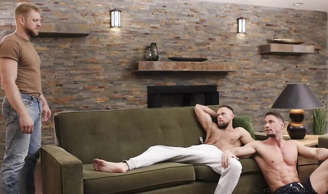 Icon Masculine: Falcon's Sweeties Get Nailed