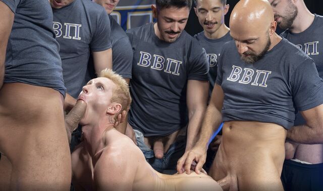 FEED ME! Hungry hole begging for cock!