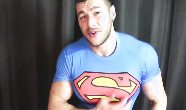 Superman Ripples His big Muscles