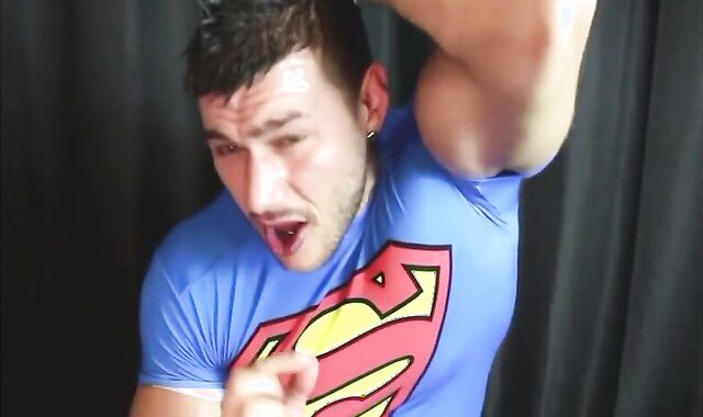 Superman Ripples His big Muscles