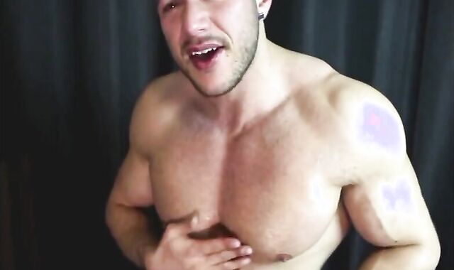 Superman Ripples His big Muscles