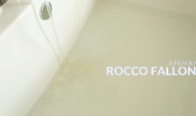 Next Door Originals: Sweet Jocks in the Tub