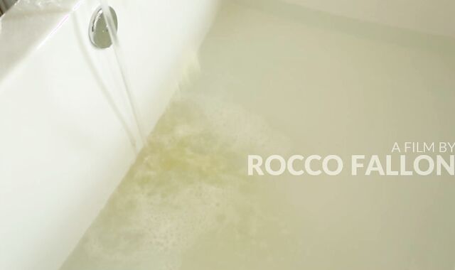 Next Door Originals: Sweet Jocks in the Tub