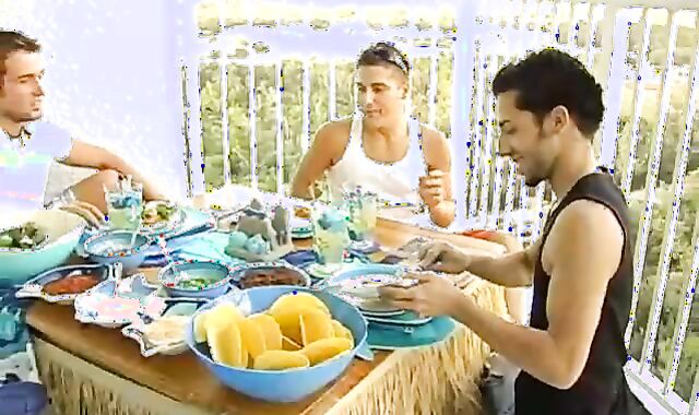 Evan's dinner soiree turns into enchanting 3