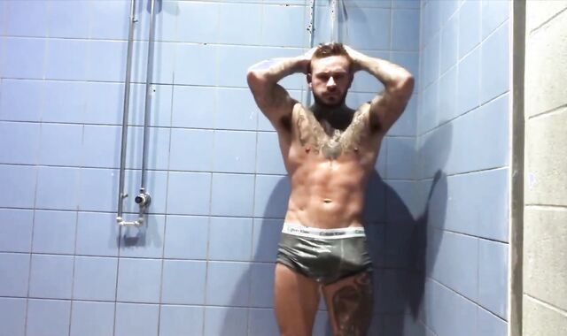 Tatted Muscle Otter enjoys To masturbate off