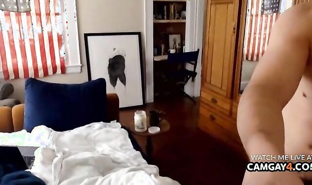 guy With A lengthy ramrod Fapping On webcam In His Guest room