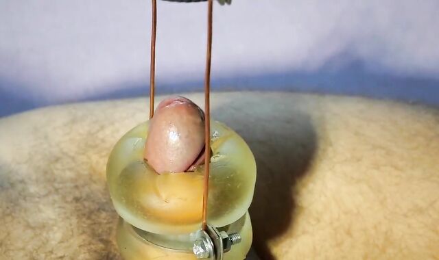 Tugging guy goo Machine 05