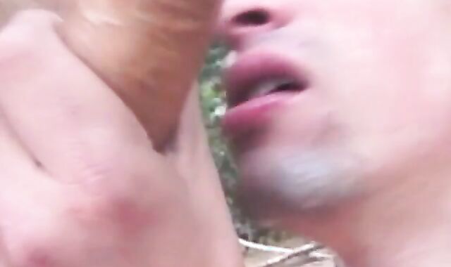 edible sheboy Top Slings rod in the Forest