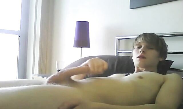 twunk Milking On web cam