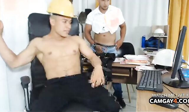 2 Mexican Laborers Fapping In Live