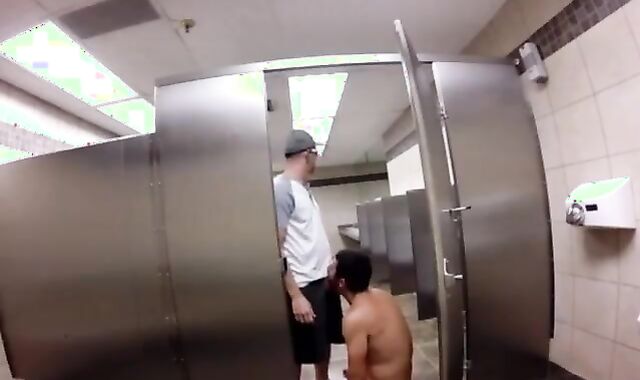 Rencontre Dans Les Toilettes
