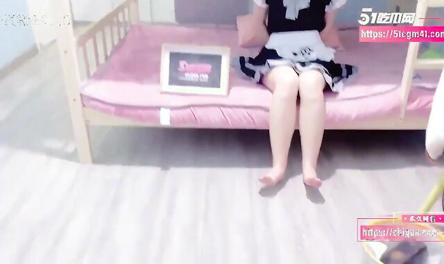 Chinese Shemale Masturbates Caught by BF