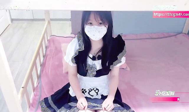 Chinese Shemale Masturbates Caught by BF