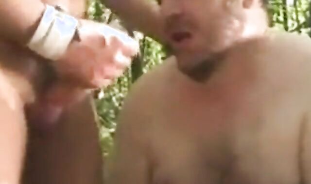 Barebacking Outdoor with Amateur Bear