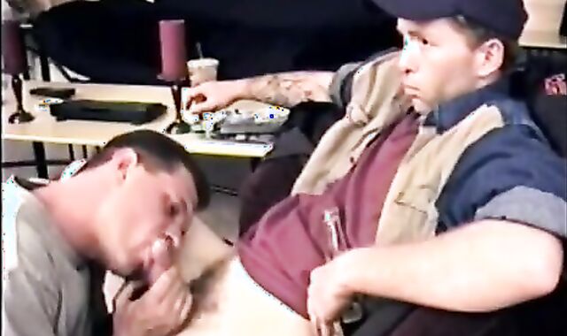 Gay-for-pay Johnny Luvs My Oral jobs