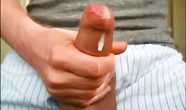 Big Cocks and Cum: Hot Amateur Guys Masturbating