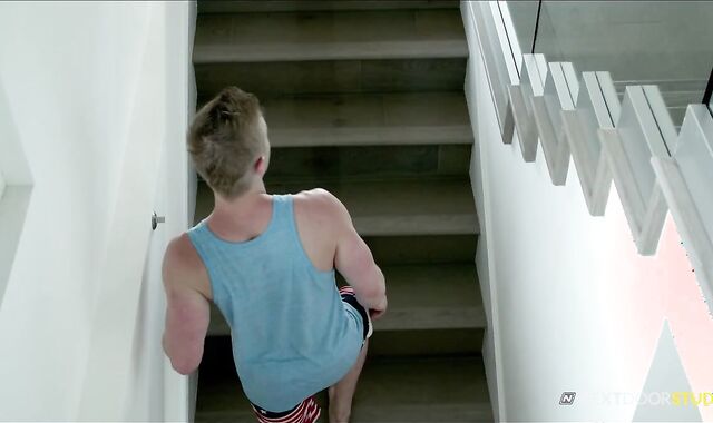 Next Door Pals: Lad fellow Chris Blades smooching