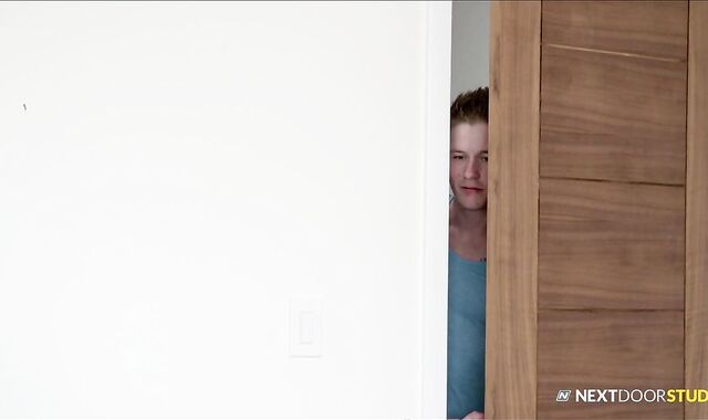 Next Door Pals: Lad fellow Chris Blades smooching