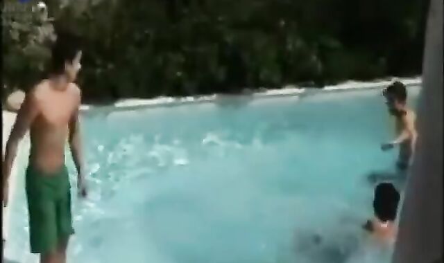 jiggly threeway By The Pool