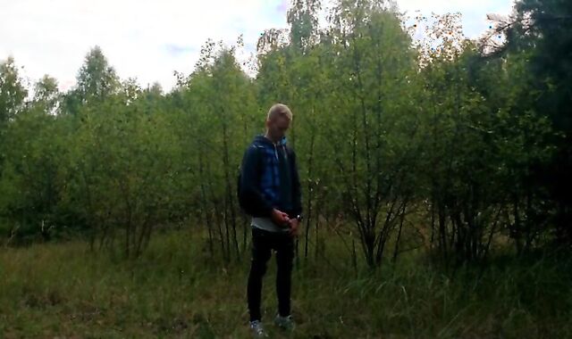 Outdoor Twink Peeing in the Woods 2